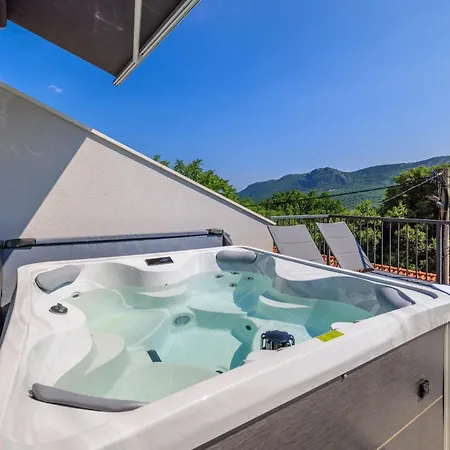 Prázdninový dům House Maris *